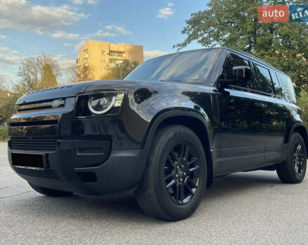 Чорний Ленд Ровер Дефендер, об'ємом двигуна 2 л та пробігом 107 тис. км за 54799 $, фото 6 на Automoto.ua