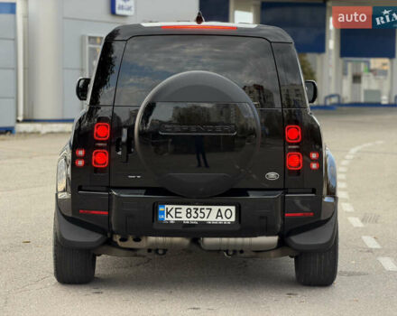 Черный Ленд Ровер Дефендер, объемом двигателя 2 л и пробегом 77 тыс. км за 76000 $, фото 4 на Automoto.ua