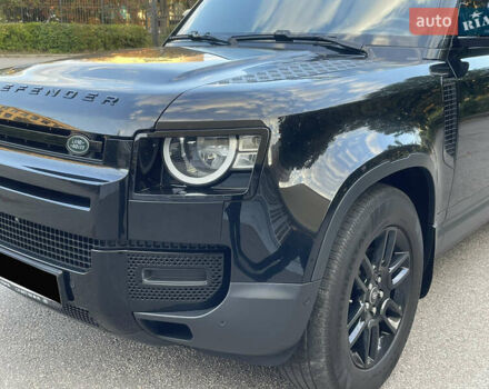 Чорний Ленд Ровер Дефендер, об'ємом двигуна 2 л та пробігом 107 тис. км за 54799 $, фото 10 на Automoto.ua