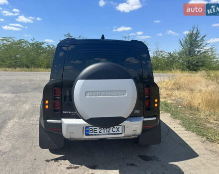 Черный Ленд Ровер Дефендер, объемом двигателя 2 л и пробегом 85 тыс. км за 54000 $, фото 3 на Automoto.ua