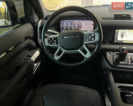Чорний Ленд Ровер Дефендер, об'ємом двигуна 2 л та пробігом 107 тис. км за 54799 $, фото 27 на Automoto.ua