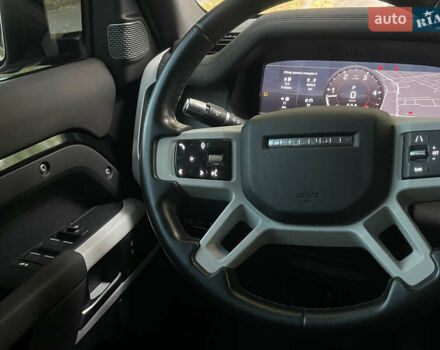 Чорний Ленд Ровер Дефендер, об'ємом двигуна 2 л та пробігом 107 тис. км за 54799 $, фото 25 на Automoto.ua