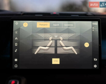 Черный Ленд Ровер Дефендер, объемом двигателя 3 л и пробегом 29 тыс. км за 89500 $, фото 59 на Automoto.ua