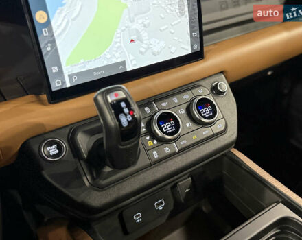 Черный Ленд Ровер Дефендер, объемом двигателя 3 л и пробегом 72 тыс. км за 83500 $, фото 35 на Automoto.ua