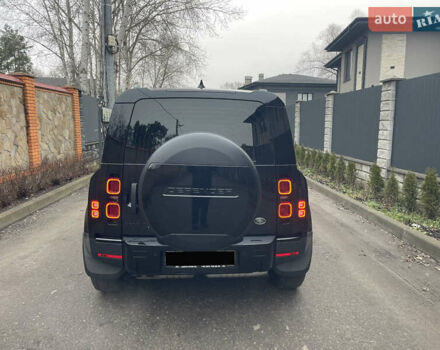 Черный Ленд Ровер Дефендер, объемом двигателя 2 л и пробегом 106 тыс. км за 57000 $, фото 3 на Automoto.ua