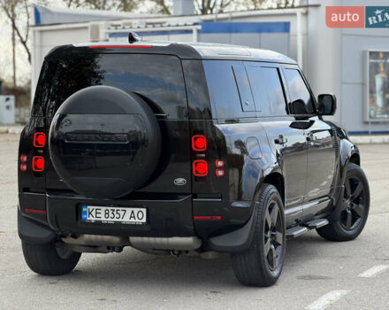 Черный Ленд Ровер Дефендер, объемом двигателя 2 л и пробегом 77 тыс. км за 76000 $, фото 3 на Automoto.ua