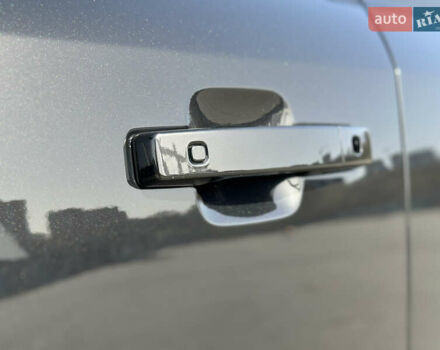 Чорний Ленд Ровер Дефендер, об'ємом двигуна 3 л та пробігом 89 тис. км за 68000 $, фото 21 на Automoto.ua