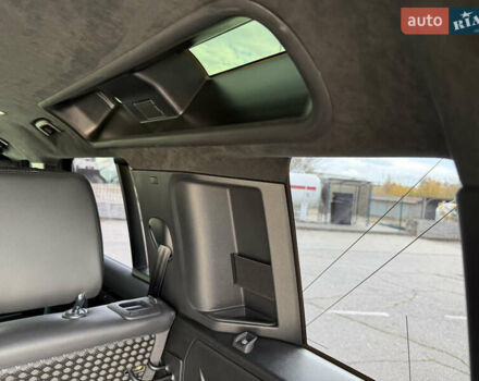 Черный Ленд Ровер Дефендер, объемом двигателя 2 л и пробегом 77 тыс. км за 76000 $, фото 25 на Automoto.ua