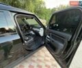 Чорний Ленд Ровер Дефендер, об'ємом двигуна 2 л та пробігом 134 тис. км за 49900 $, фото 16 на Automoto.ua