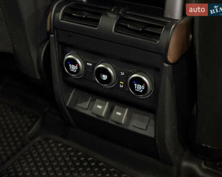Черный Ленд Ровер Дефендер, объемом двигателя 3 л и пробегом 72 тыс. км за 83500 $, фото 19 на Automoto.ua