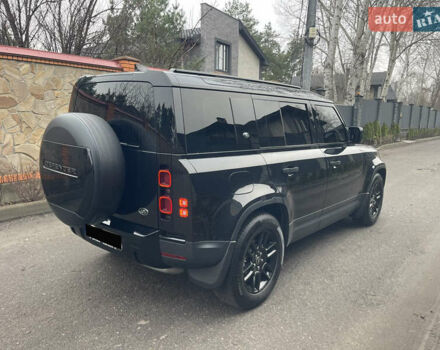 Черный Ленд Ровер Дефендер, объемом двигателя 2 л и пробегом 106 тыс. км за 57000 $, фото 4 на Automoto.ua