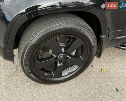 Черный Ленд Ровер Дефендер, объемом двигателя 2 л и пробегом 77 тыс. км за 76000 $, фото 35 на Automoto.ua
