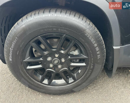 Черный Ленд Ровер Дефендер, объемом двигателя 2 л и пробегом 106 тыс. км за 57000 $, фото 15 на Automoto.ua