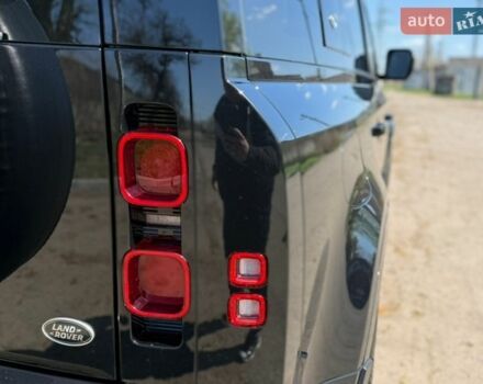Чорний Ленд Ровер Дефендер, об'ємом двигуна 2 л та пробігом 92 тис. км за 54500 $, фото 13 на Automoto.ua