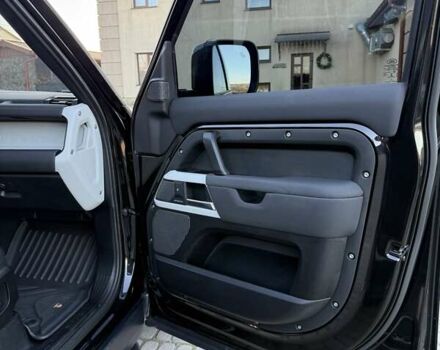 Черный Ленд Ровер Дефендер, объемом двигателя 3 л и пробегом 102 тыс. км за 88500 $, фото 43 на Automoto.ua