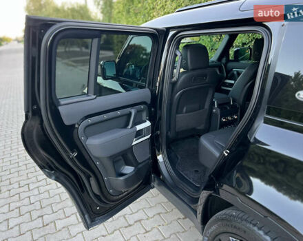 Черный Ленд Ровер Дефендер, объемом двигателя 3 л и пробегом 29 тыс. км за 89500 $, фото 32 на Automoto.ua