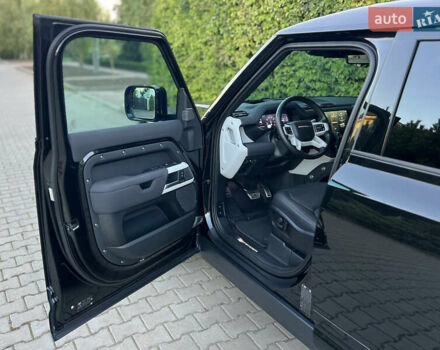 Черный Ленд Ровер Дефендер, объемом двигателя 3 л и пробегом 29 тыс. км за 89500 $, фото 26 на Automoto.ua