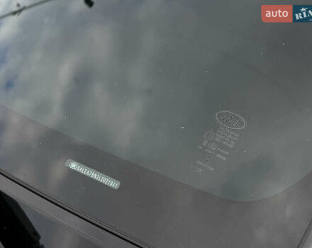 Черный Ленд Ровер Дефендер, объемом двигателя 2 л и пробегом 77 тыс. км за 76000 $, фото 36 на Automoto.ua