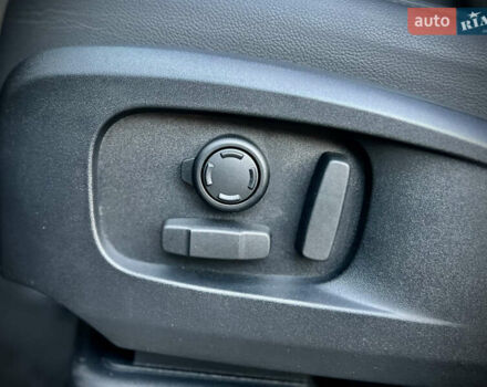 Черный Ленд Ровер Дефендер, объемом двигателя 3 л и пробегом 29 тыс. км за 89500 $, фото 49 на Automoto.ua