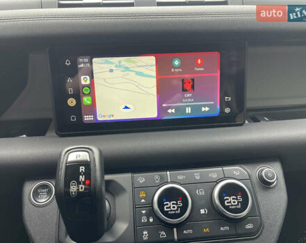 Чорний Ленд Ровер Дефендер, об'ємом двигуна 2 л та пробігом 107 тис. км за 54799 $, фото 75 на Automoto.ua