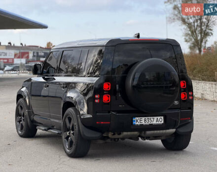 Черный Ленд Ровер Дефендер, объемом двигателя 2 л и пробегом 77 тыс. км за 76000 $, фото 2 на Automoto.ua