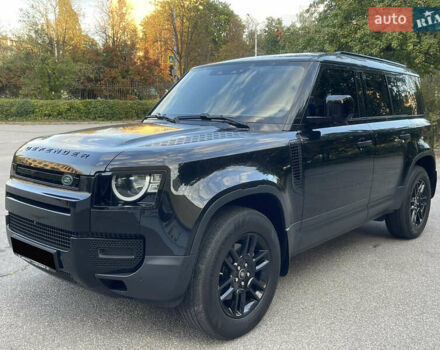 Чорний Ленд Ровер Дефендер, об'ємом двигуна 2 л та пробігом 107 тис. км за 54799 $, фото 7 на Automoto.ua