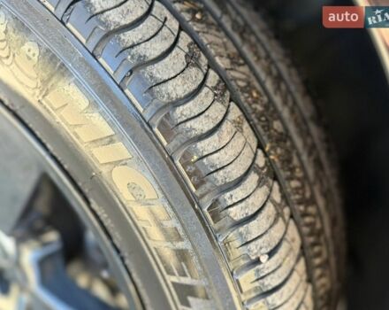 Чорний Ленд Ровер Дефендер, об'ємом двигуна 2 л та пробігом 92 тис. км за 54500 $, фото 15 на Automoto.ua