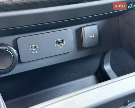 Чорний Ленд Ровер Дефендер, об'ємом двигуна 3 л та пробігом 89 тис. км за 68000 $, фото 35 на Automoto.ua