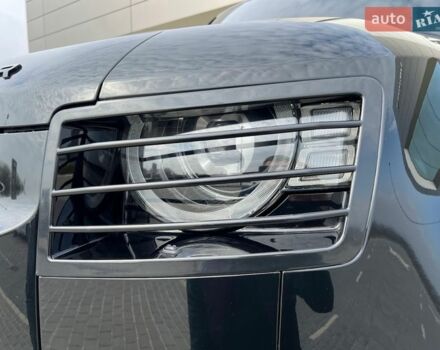 Чорний Ленд Ровер Дефендер, об'ємом двигуна 3 л та пробігом 105 тис. км за 73900 $, фото 37 на Automoto.ua