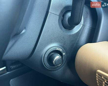 Чорний Ленд Ровер Дефендер, об'ємом двигуна 3 л та пробігом 72 тис. км за 83500 $, фото 48 на Automoto.ua