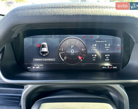 Чорний Ленд Ровер Дефендер, об'ємом двигуна 2 л та пробігом 47 тис. км за 75900 $, фото 10 на Automoto.ua