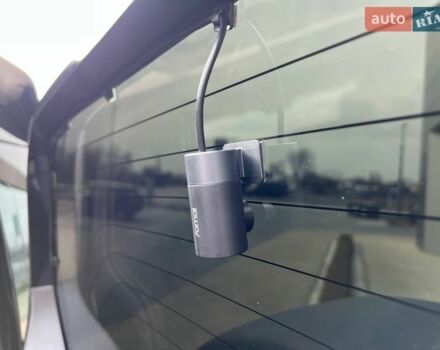 Чорний Ленд Ровер Дефендер, об'ємом двигуна 3 л та пробігом 105 тис. км за 73900 $, фото 40 на Automoto.ua