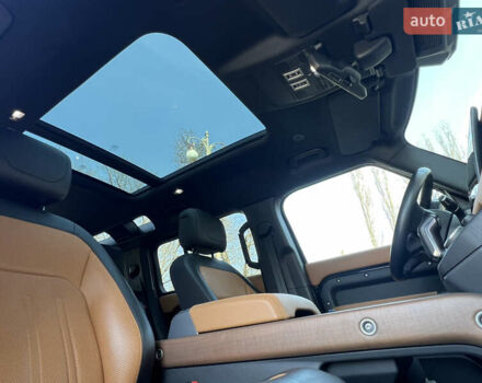 Чорний Ленд Ровер Дефендер, об'ємом двигуна 3 л та пробігом 72 тис. км за 83500 $, фото 45 на Automoto.ua