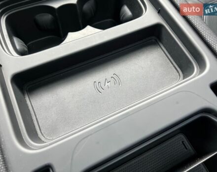 Чорний Ленд Ровер Дефендер, об'ємом двигуна 3 л та пробігом 105 тис. км за 73900 $, фото 21 на Automoto.ua