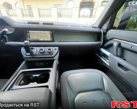 Чорний Ленд Ровер Дефендер, об'ємом двигуна 2 л та пробігом 96 тис. км за 56500 $, фото 5 на Automoto.ua