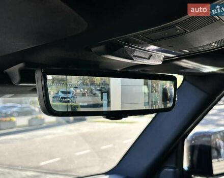 Чорний Ленд Ровер Дефендер, об'ємом двигуна 2 л та пробігом 47 тис. км за 75900 $, фото 17 на Automoto.ua