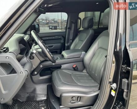 Чорний Ленд Ровер Дефендер, об'ємом двигуна 3 л та пробігом 105 тис. км за 73900 $, фото 9 на Automoto.ua