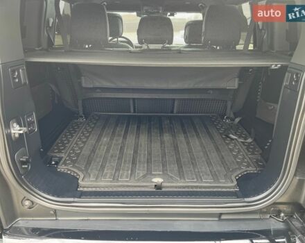 Чорний Ленд Ровер Дефендер, об'ємом двигуна 3 л та пробігом 105 тис. км за 73900 $, фото 29 на Automoto.ua