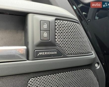 Чорний Ленд Ровер Дефендер, об'ємом двигуна 3 л та пробігом 105 тис. км за 73900 $, фото 12 на Automoto.ua