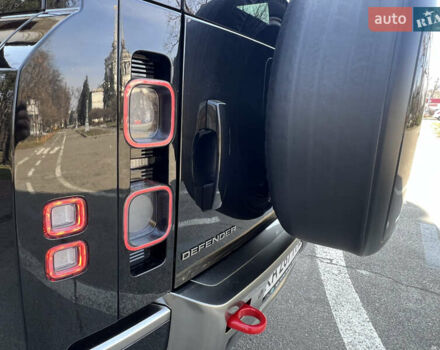 Чорний Ленд Ровер Дефендер, об'ємом двигуна 3 л та пробігом 72 тис. км за 83500 $, фото 18 на Automoto.ua