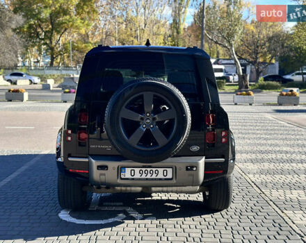 Чорний Ленд Ровер Дефендер, об'ємом двигуна 2 л та пробігом 47 тис. км за 75900 $, фото 5 на Automoto.ua