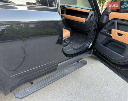 Черный Ленд Ровер Дефендер, объемом двигателя 5 л и пробегом 19 тыс. км за 138500 $, фото 18 на Automoto.ua