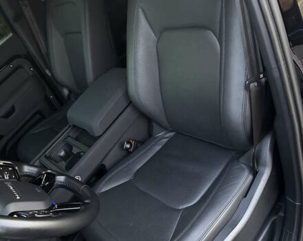 Черный Ленд Ровер Дефендер, объемом двигателя 3 л и пробегом 86 тыс. км за 81000 $, фото 17 на Automoto.ua