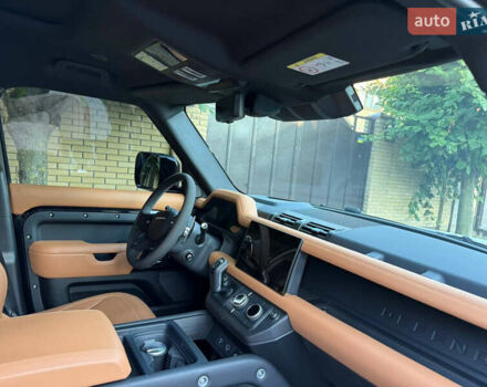 Черный Ленд Ровер Дефендер, объемом двигателя 5 л и пробегом 19 тыс. км за 138500 $, фото 21 на Automoto.ua