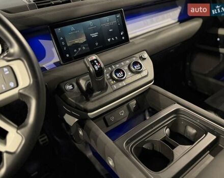 Черный Ленд Ровер Дефендер, объемом двигателя 3 л и пробегом 39 тыс. км за 82900 $, фото 21 на Automoto.ua