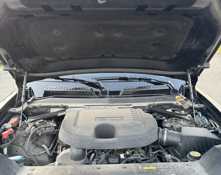 Черный Ленд Ровер Дефендер, объемом двигателя 3 л и пробегом 86 тыс. км за 81000 $, фото 40 на Automoto.ua