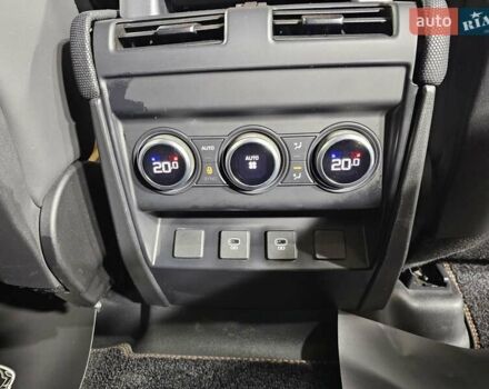 Черный Ленд Ровер Дефендер, объемом двигателя 3 л и пробегом 23 тыс. км за 99999 $, фото 18 на Automoto.ua