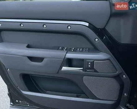 Черный Ленд Ровер Дефендер, объемом двигателя 3 л и пробегом 80 тыс. км за 84900 $, фото 22 на Automoto.ua