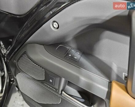 Черный Ленд Ровер Дефендер, объемом двигателя 3 л и пробегом 23 тыс. км за 99999 $, фото 24 на Automoto.ua