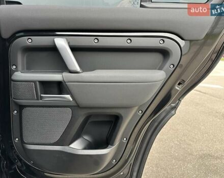 Черный Ленд Ровер Дефендер, объемом двигателя 3 л и пробегом 80 тыс. км за 84900 $, фото 26 на Automoto.ua